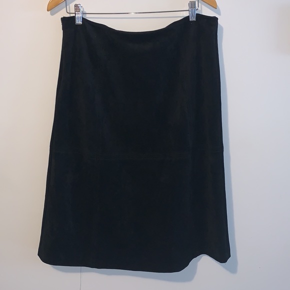 Calvin Klein Size 12 Faux suede A Line like new condition - Picture 4 of 4